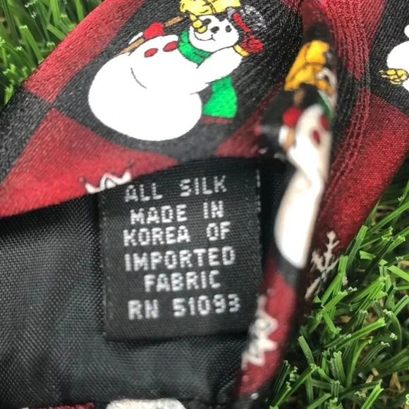 HALLMARK Licensing Snowman Christmas Neck Tie - Picture 7 of 7